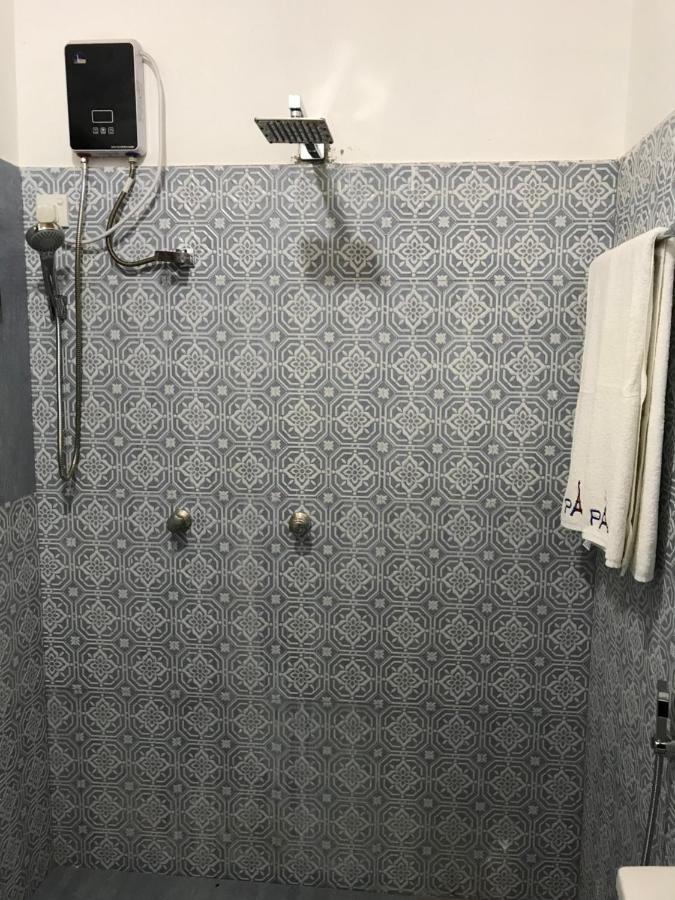 טרינקומאלה Paris Garden Resort מראה חיצוני תמונה