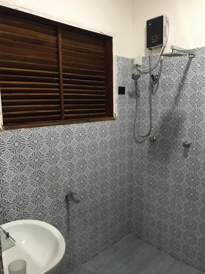 טרינקומאלה Paris Garden Resort מראה חיצוני תמונה