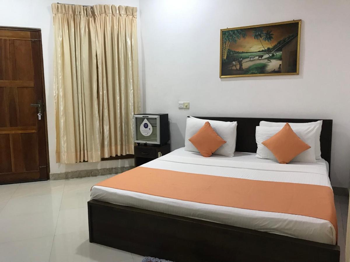 טרינקומאלה Paris Garden Resort מראה חיצוני תמונה