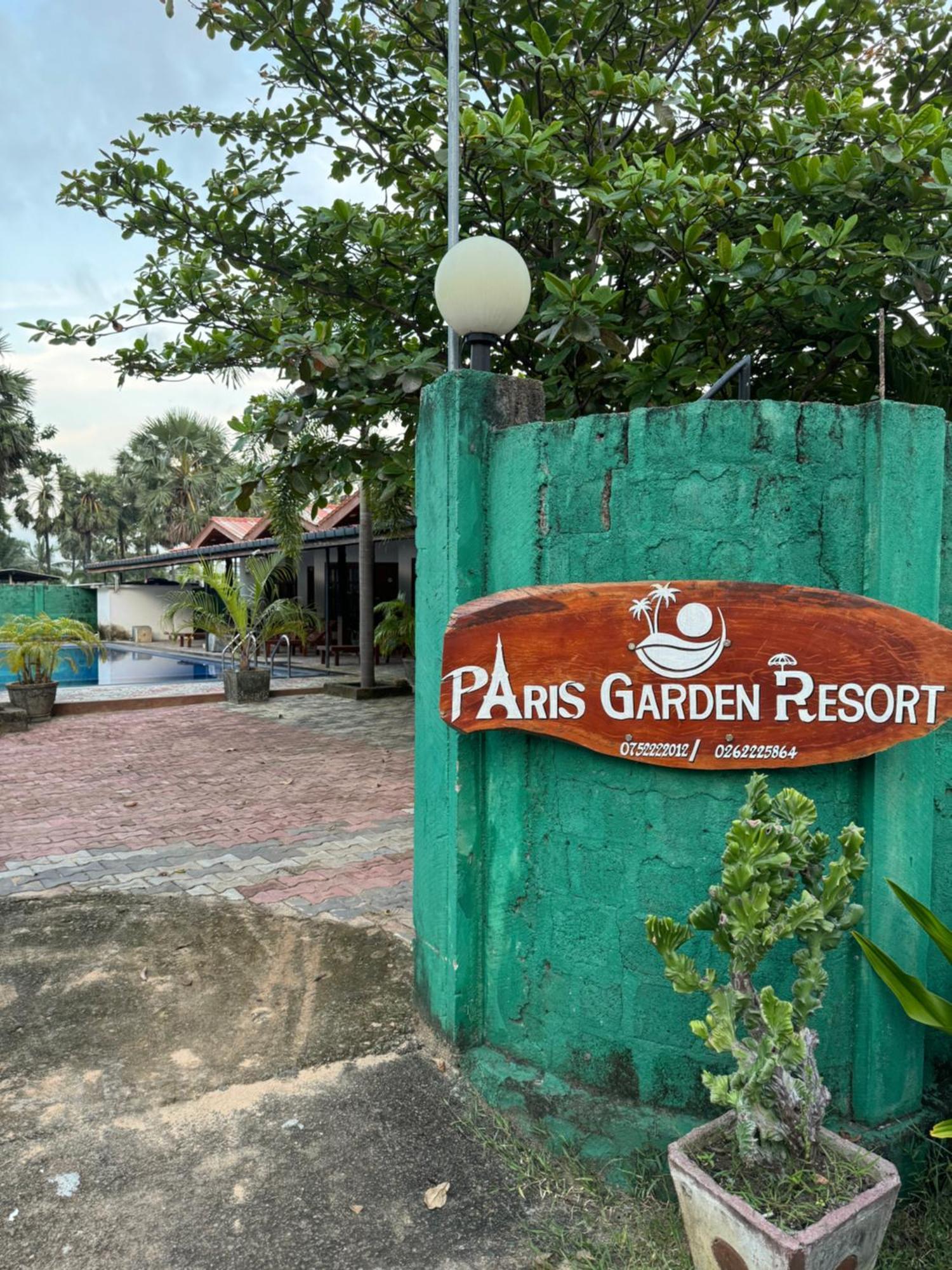טרינקומאלה Paris Garden Resort מראה חיצוני תמונה